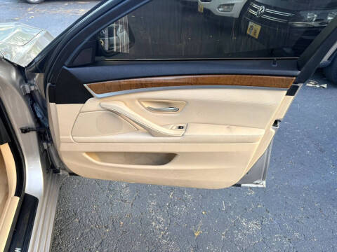 2012 BMW 5 Series 528i