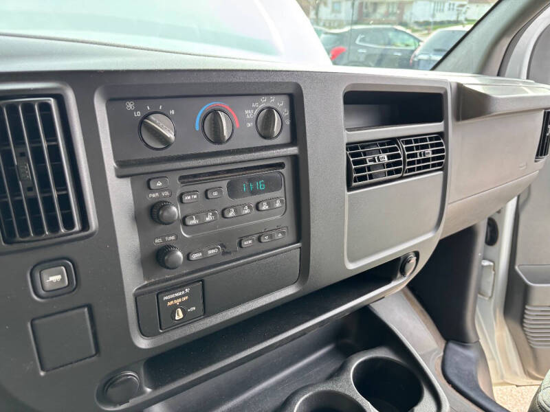 2003 Chevrolet Express 3500 LS