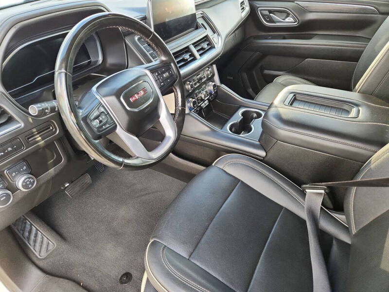 2023 GMC Yukon XL SLT