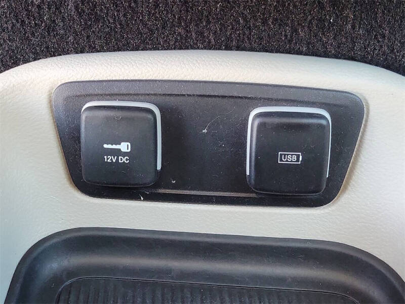 2020 Chrysler Voyager LXi