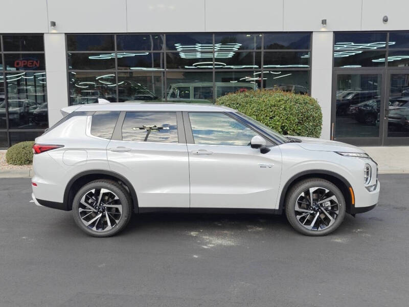 2025 Mitsubishi Outlander PHEV SE