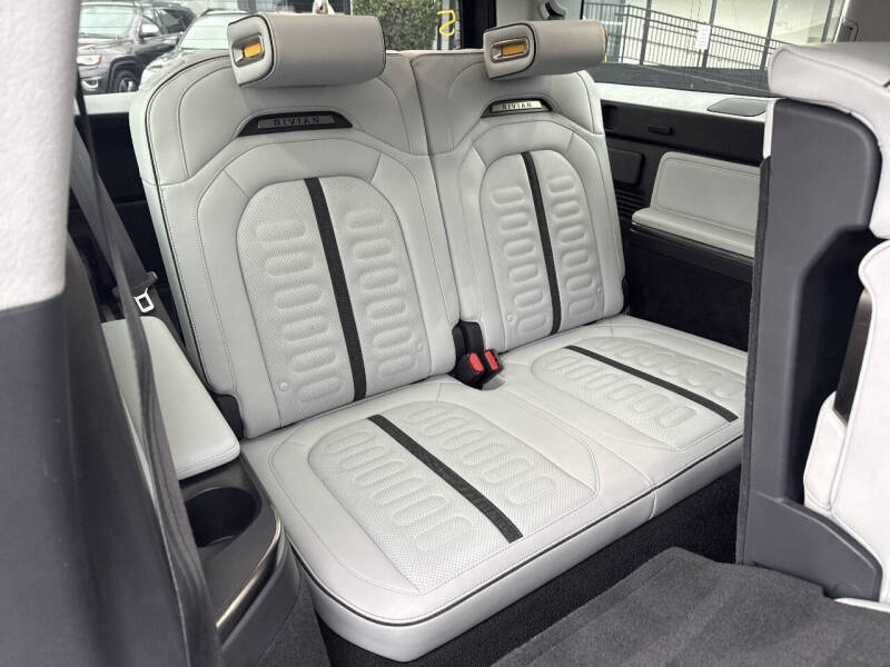 2023 Rivian R1S Adventure