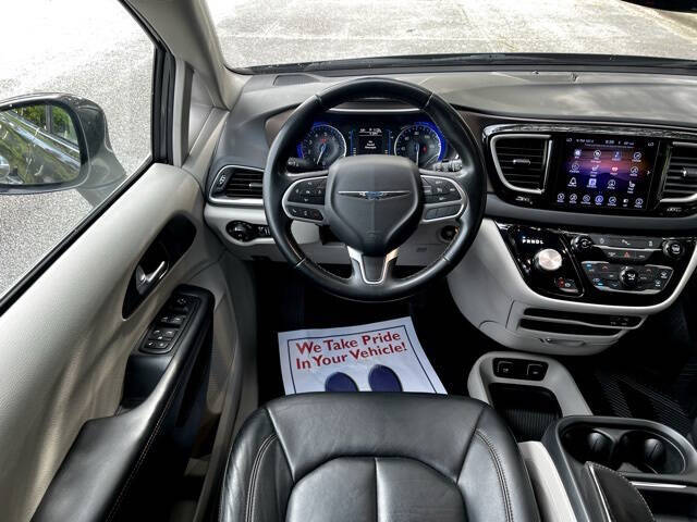 2017 Chrysler Pacifica Touring-L