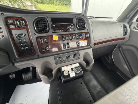 2019 Freightliner Business class M2