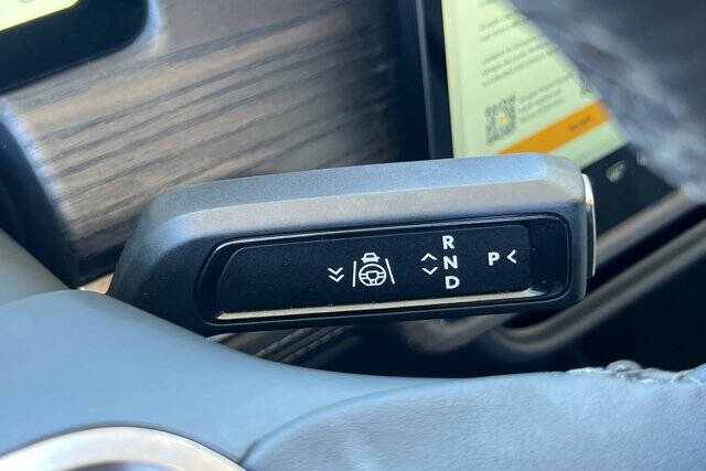 2024 Rivian R1S