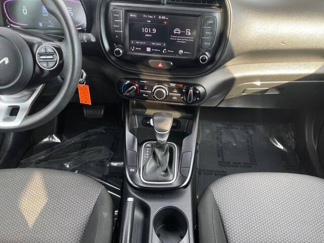 2024 Kia Soul LX