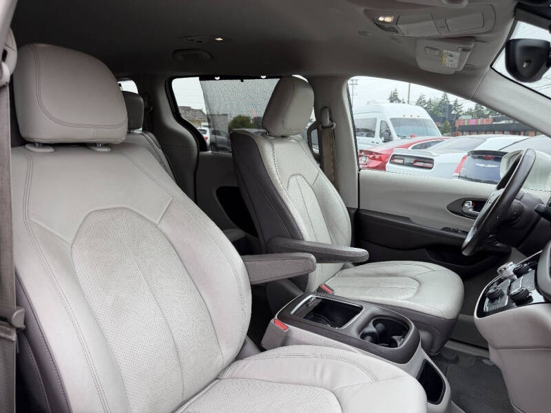2019 Chrysler Pacifica Touring L Plus
