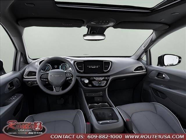 2027 Chrysler Pacifica Limited