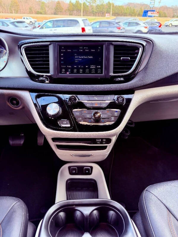 2020 Chrysler Pacifica Touring L