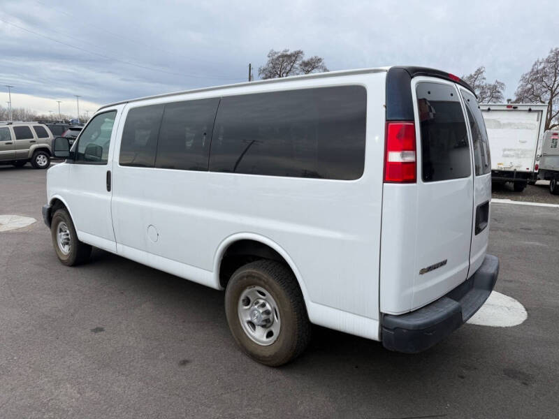 2017 Chevrolet Express 2500