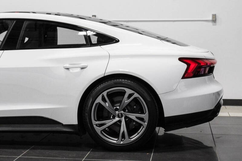 2022 Audi e-tron GT quattro Premium Plus