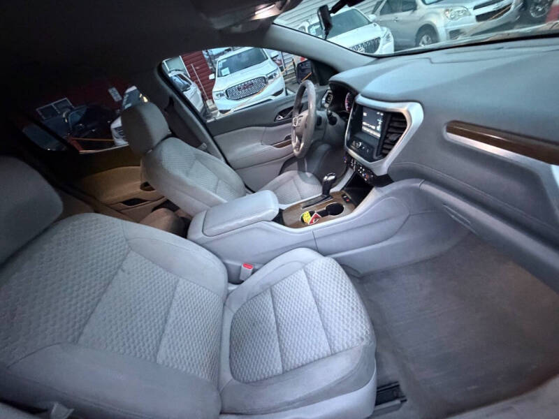 2017 GMC Acadia SLE-1