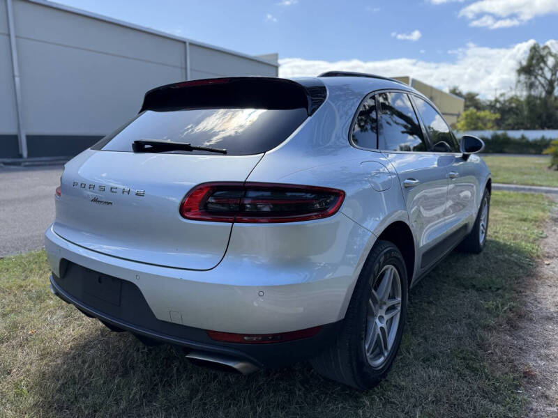 2017 Porsche Macan