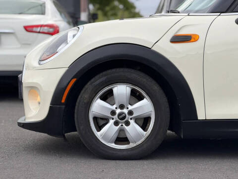 2017 MINI Hardtop 4 Door Cooper