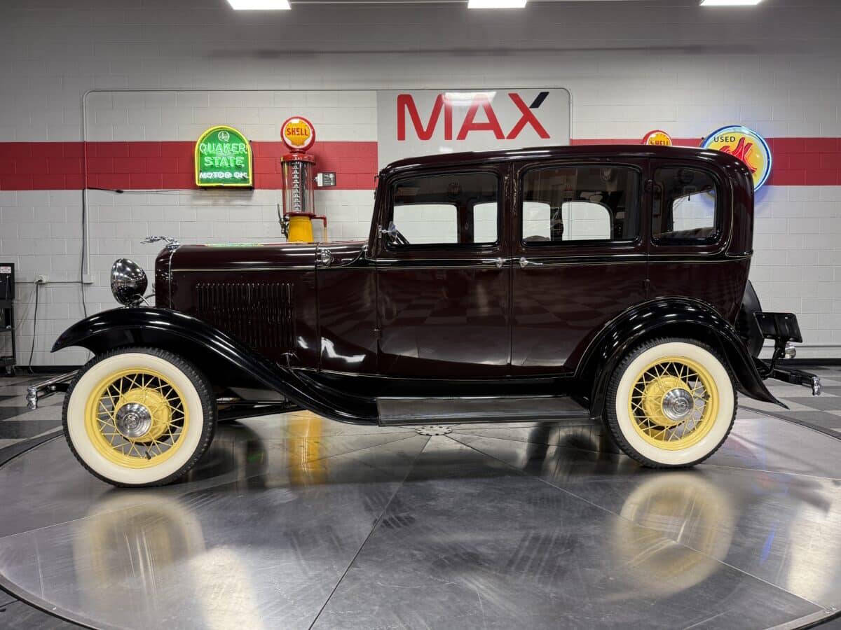 1932 Ford Model 18 8
