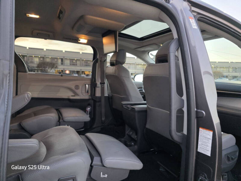2021 Toyota Sienna Limited 7-Passenger