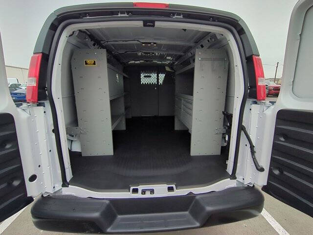 2025 Chevrolet Express 2500