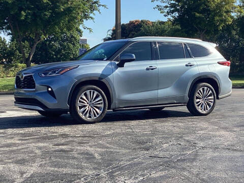 2023 Toyota Highlander Platinum