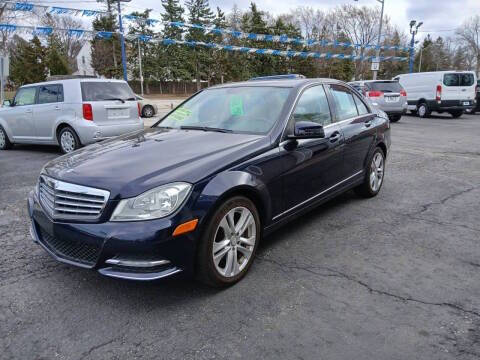 Used 2012 Mercedes-Benz C-Class C300 Luxury with VIN WDDGF8BB7CR236323 for sale in Milwaukee, WI