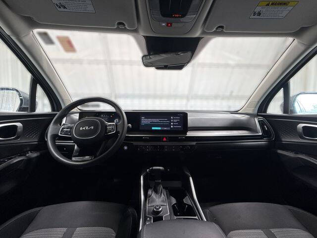 2025 Kia Sorento LX