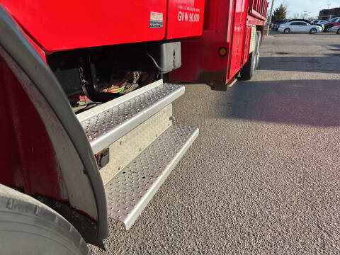 2005 Freightliner M2 106