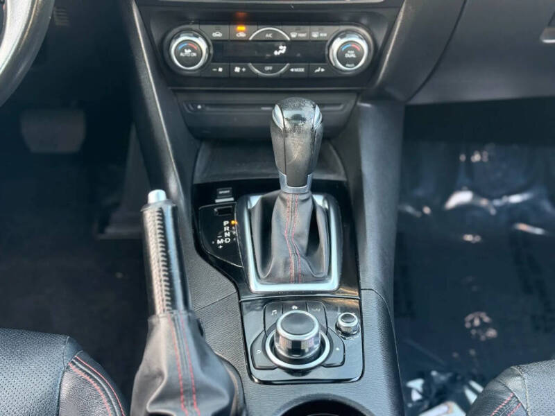 2016 Mazda MAZDA3 s Grand Touring