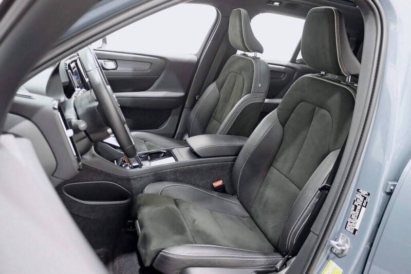 2021 Volvo XC40 Recharge Pure Electric P8