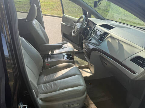 2014 Toyota Sienna XLE 8-Passenger