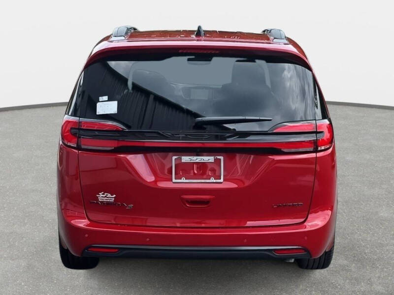 2027 Chrysler Pacifica Limited