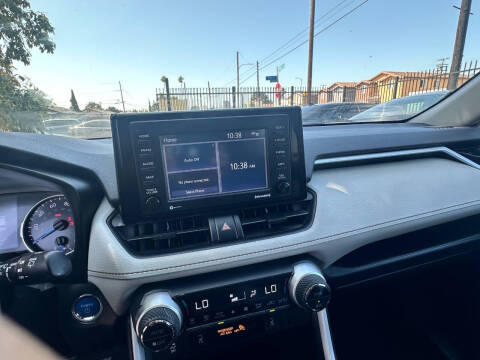 2021 Toyota RAV4 Hybrid XLE