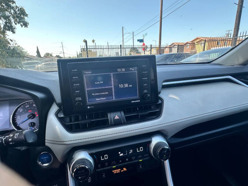 2021 Toyota RAV4 Hybrid XLE