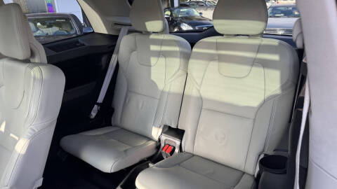 2023 Volvo XC90 Recharge T8 Ultimate Bright Theme 6P