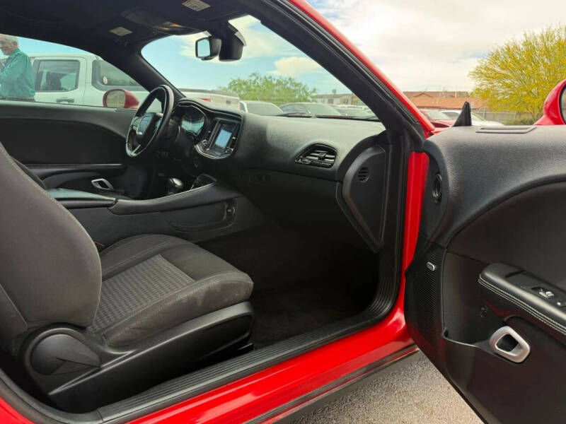 2015 Dodge Challenger SXT