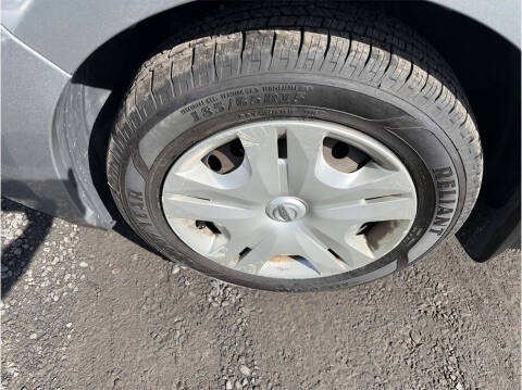2010 Nissan Versa 1.8 S