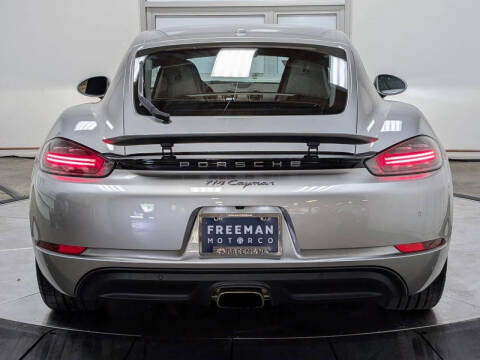 2022 Porsche 718 Cayman T