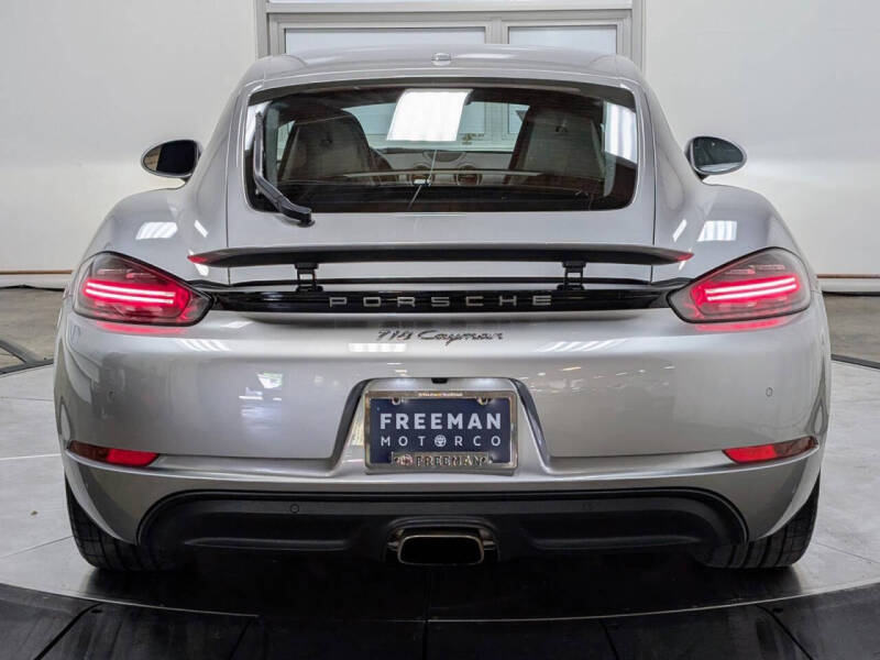 2022 Porsche 718 Cayman T