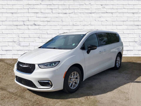 2024 Chrysler Pacifica Touring