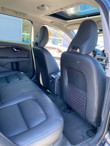 2016 Volvo XC70 T5 Classic Premier