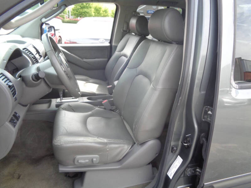 2005 Nissan Frontier LE