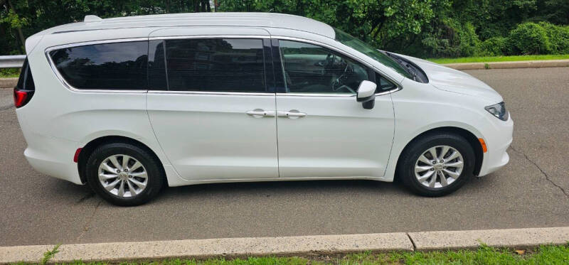 2017 Chrysler Pacifica Touring