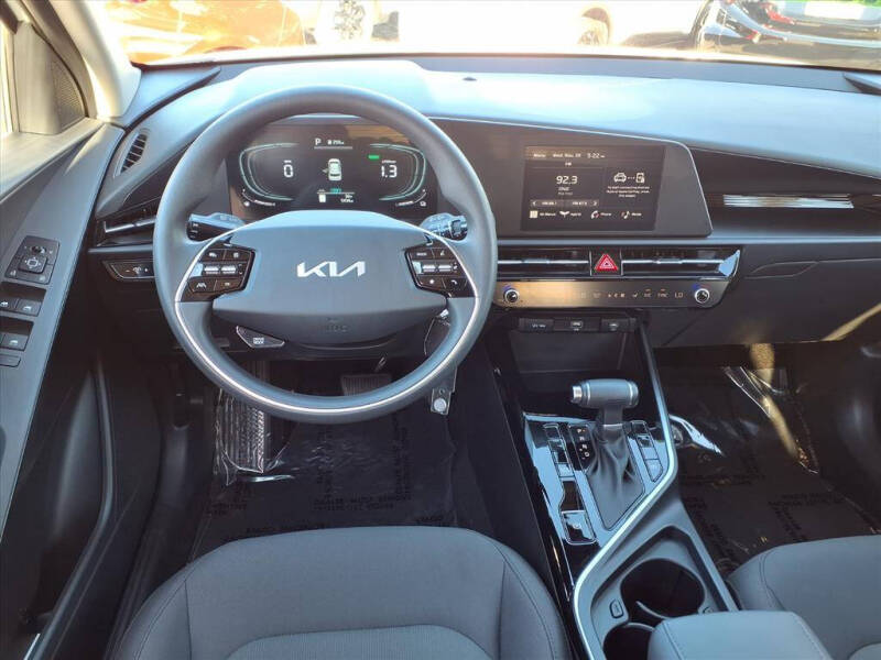 2025 Kia Niro LX