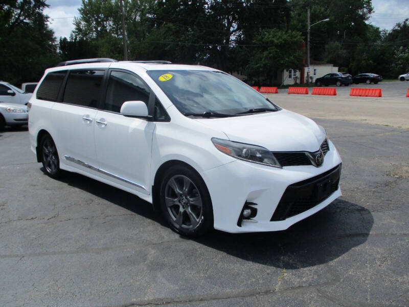 Used 2018 Toyota Sienna SE Premium with VIN 5TDXZ3DC0JS947080 for sale in Rock Falls, IL