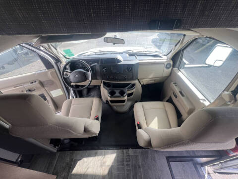 2019 Winnebago Outlook