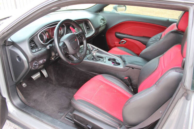 2018 Dodge Challenger SXT Plus