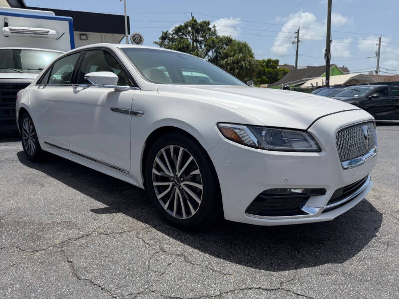2017 Lincoln Continental Select