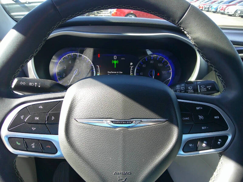 2022 Chrysler Pacifica Touring L