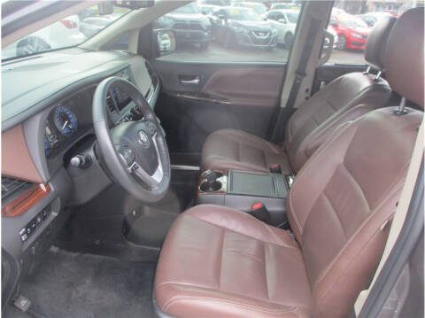 2015 Toyota Sienna Limited Premium 7-Passenger