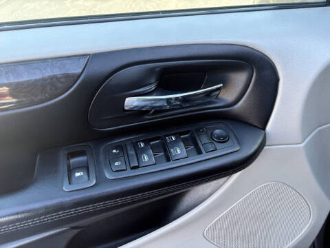 2016 Dodge Grand Caravan SXT Plus