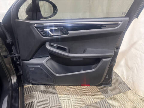 2017 Porsche Macan S