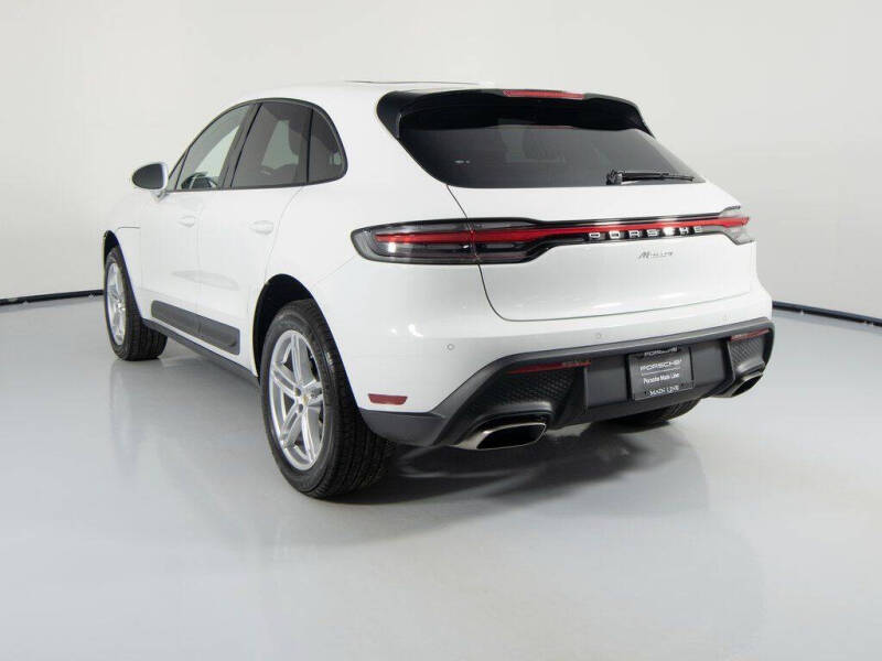 2025 Porsche Macan